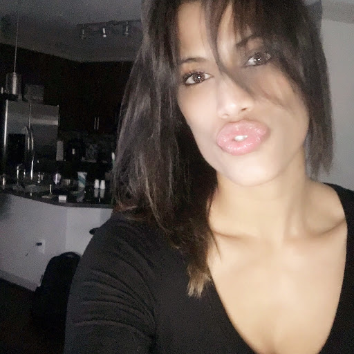 Angela Rodriguez Photo 18