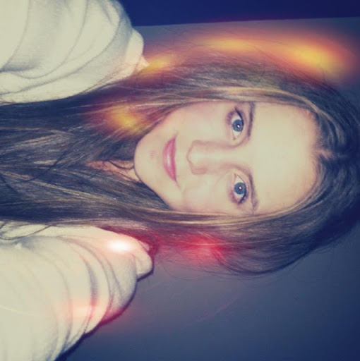 Alana Burton Photo 17