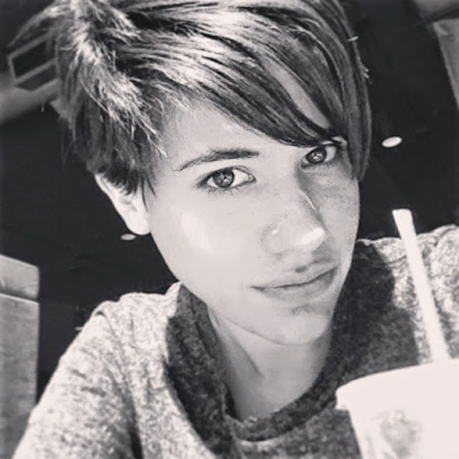 Diana Flores Photo 18