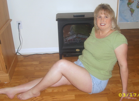 Debbie Hilton Photo 9