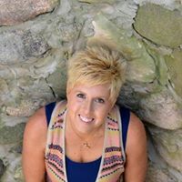Michele Larson Photo 26