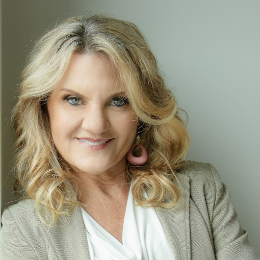 Angela Howard Photo 18