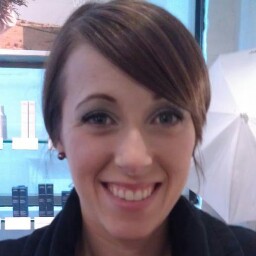 Laura Robinson Photo 39