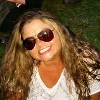 Lisa Mercer Photo 13