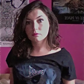 Sarah Burns Photo 35