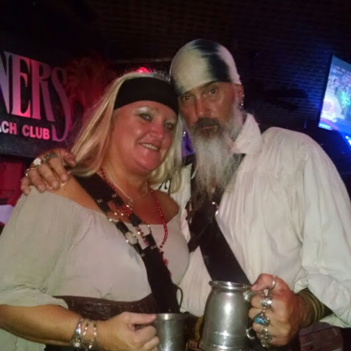 Michelle Barnard Photo 15