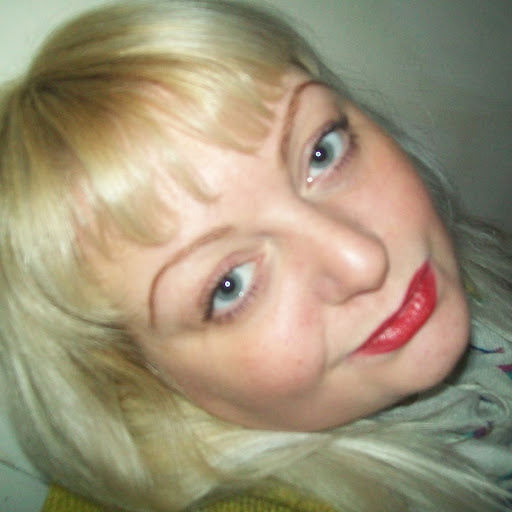 Claire Lewis Photo 25