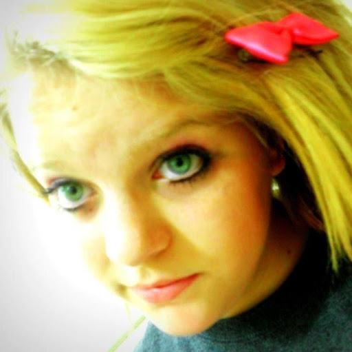 Allie Ellis Photo 1