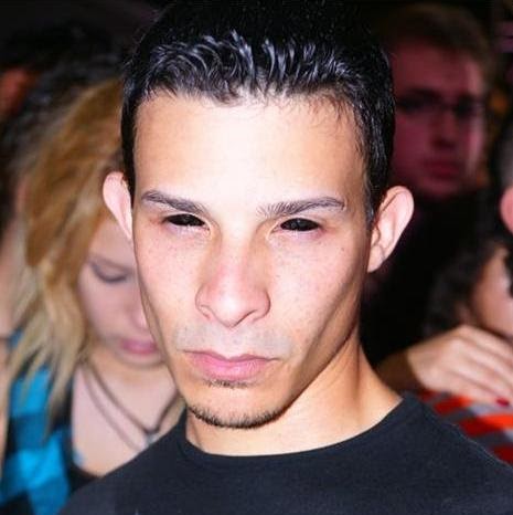 Miguel Santiago Photo 40