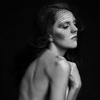 Claire Evans Photo 5