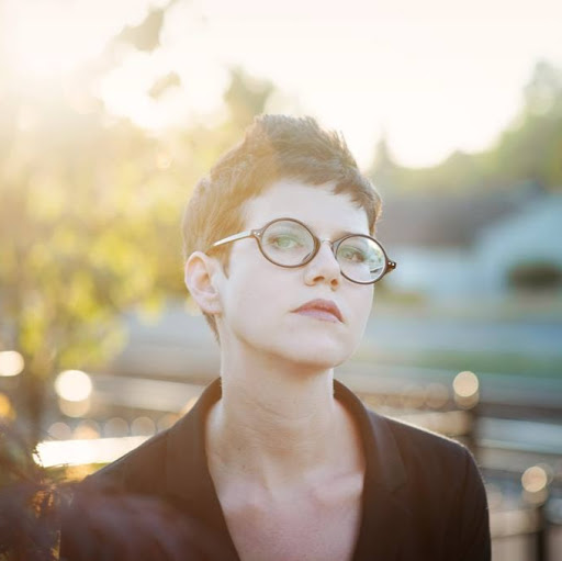 Laura Cooper Photo 4