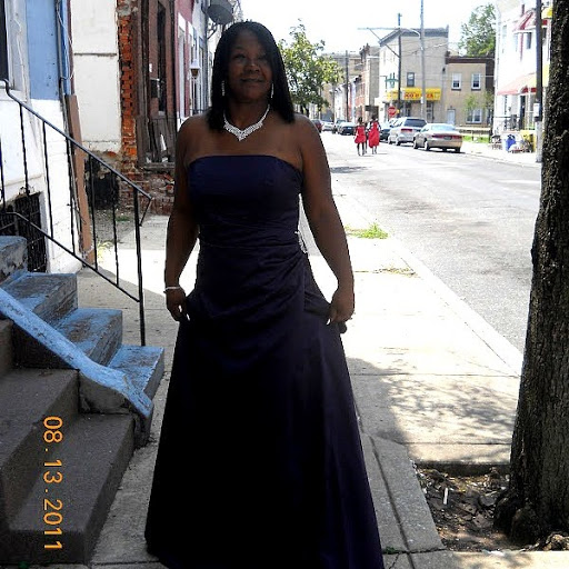 Wanda Howell Photo 32