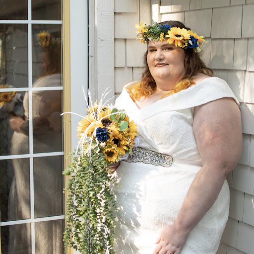 Elizabeth Gifford Photo 19