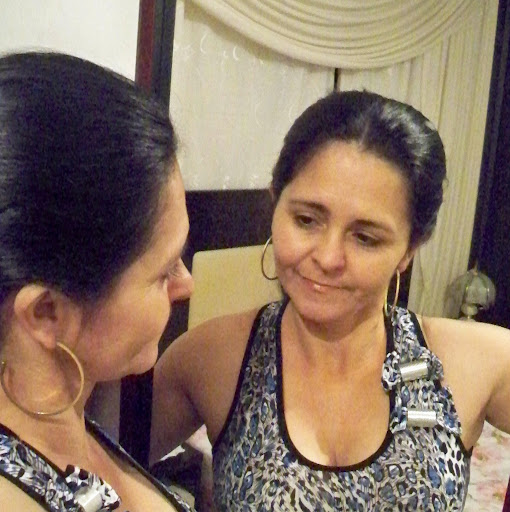 Maria Fernandes Photo 19