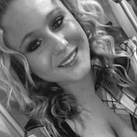 Chelsea Reynolds Photo 13