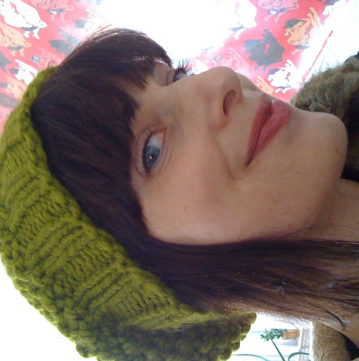 Amy Strong Photo 10