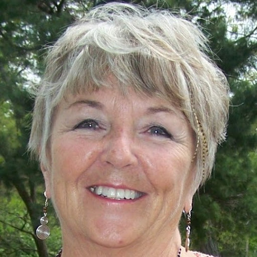 Julie Benedict Photo 34
