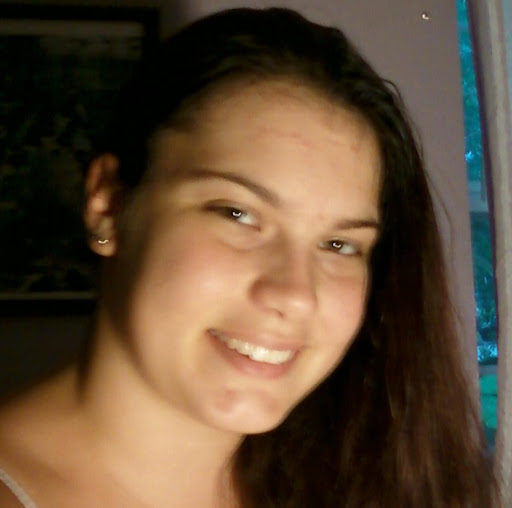 Cassandra Walker Photo 29