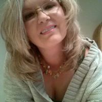 Michelle Robbins Photo 35