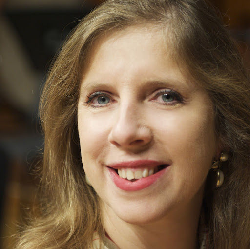 Elizabeth Seitz Photo 29