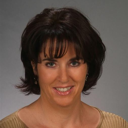Amy Rosenthal Photo 13