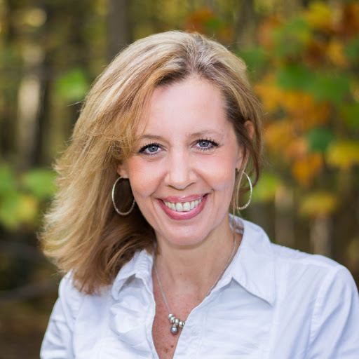 Gina White Photo 33