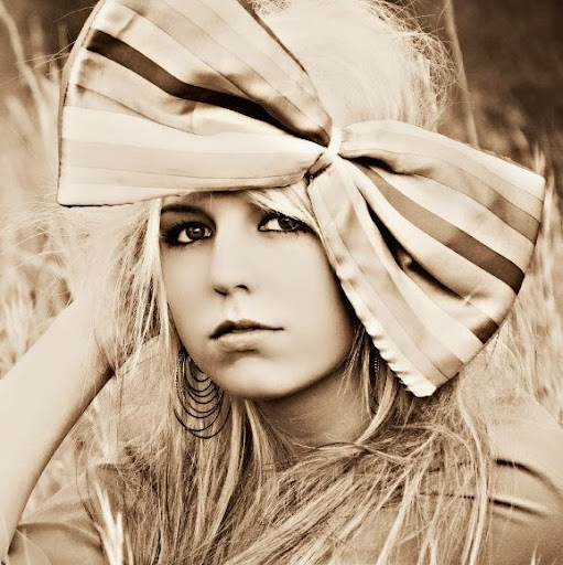 Hannah Grissom Photo 11