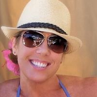 Rebecca Arnold Photo 8