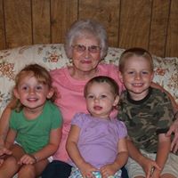 Evelyn Robertson Photo 23