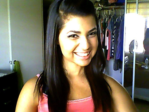 Nicole Paredes Photo 12