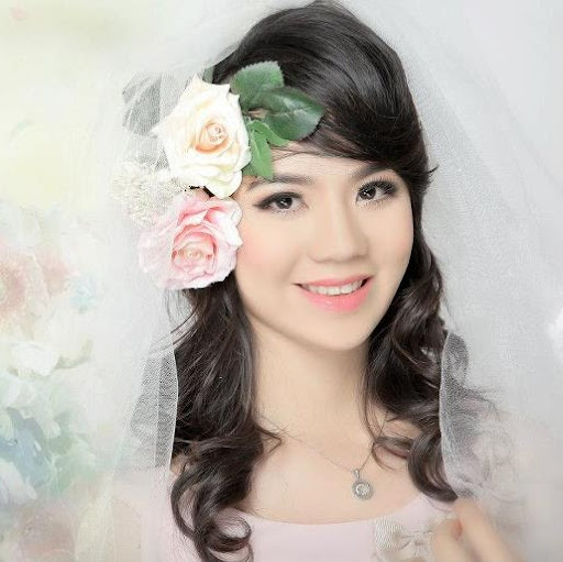 Linh Lu Photo 9