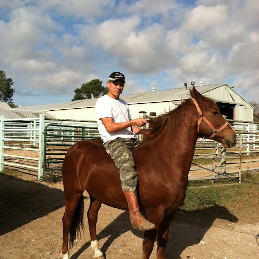 Jose Saenz Photo 4