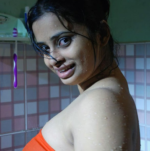 Anna Amos Photo 12