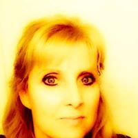 Laura Hendrix Photo 37