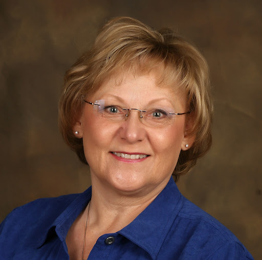 Karen Brewer Photo 33
