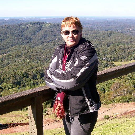 Dee Adams Photo 7