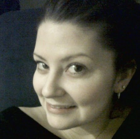 Nicole Gillespie Photo 17