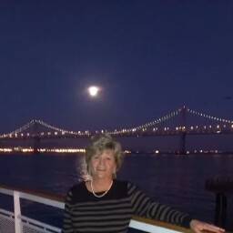 Annette Hale Photo 9