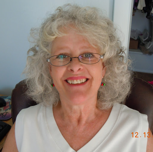 Linda Mills Photo 27