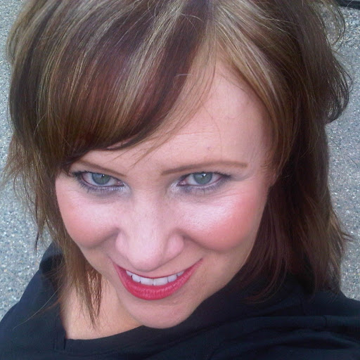 Kelly Wyatt Photo 32