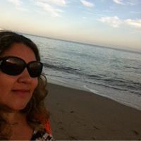 Perla Arias Photo 9