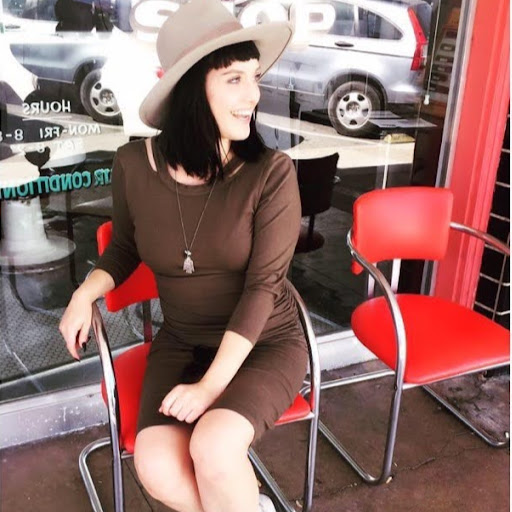 Elizabeth Mathis Photo 38