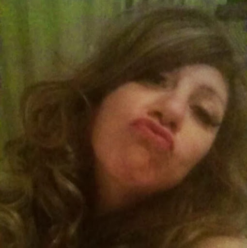 Suzanne Oliver Photo 2