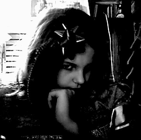 Julia Dewitt Photo 14