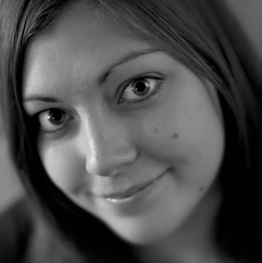 Juli Powers Photo 19