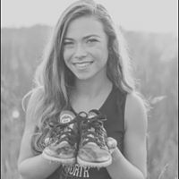 Katherine Lowe Photo 15