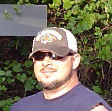 Larry Bullock Photo 26