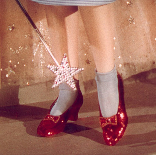 Julie Farrell Photo 39
