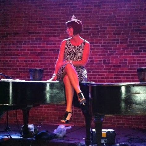 Leslie Day Photo 37