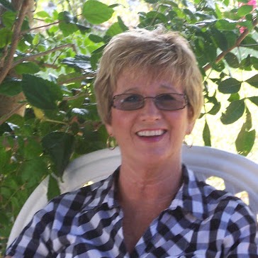 Joanne Schneider Photo 32